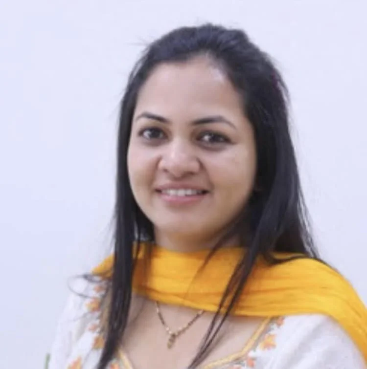 Dr. Ashwini Kini - Prosthodontist and Implantologist Mumbai